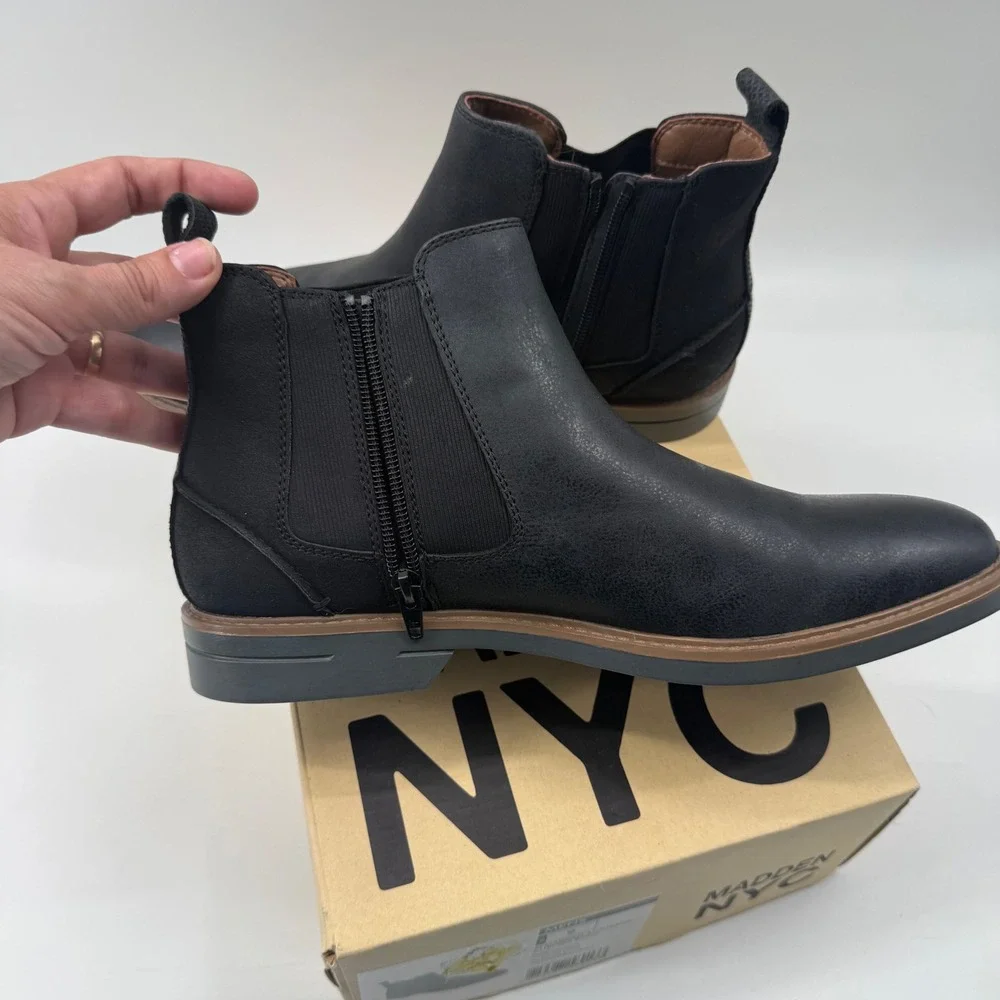 Madden NYC Alphonse Black Chelsea Boots Mens 9 Zip Up Ankle Boot MNMN43AM704